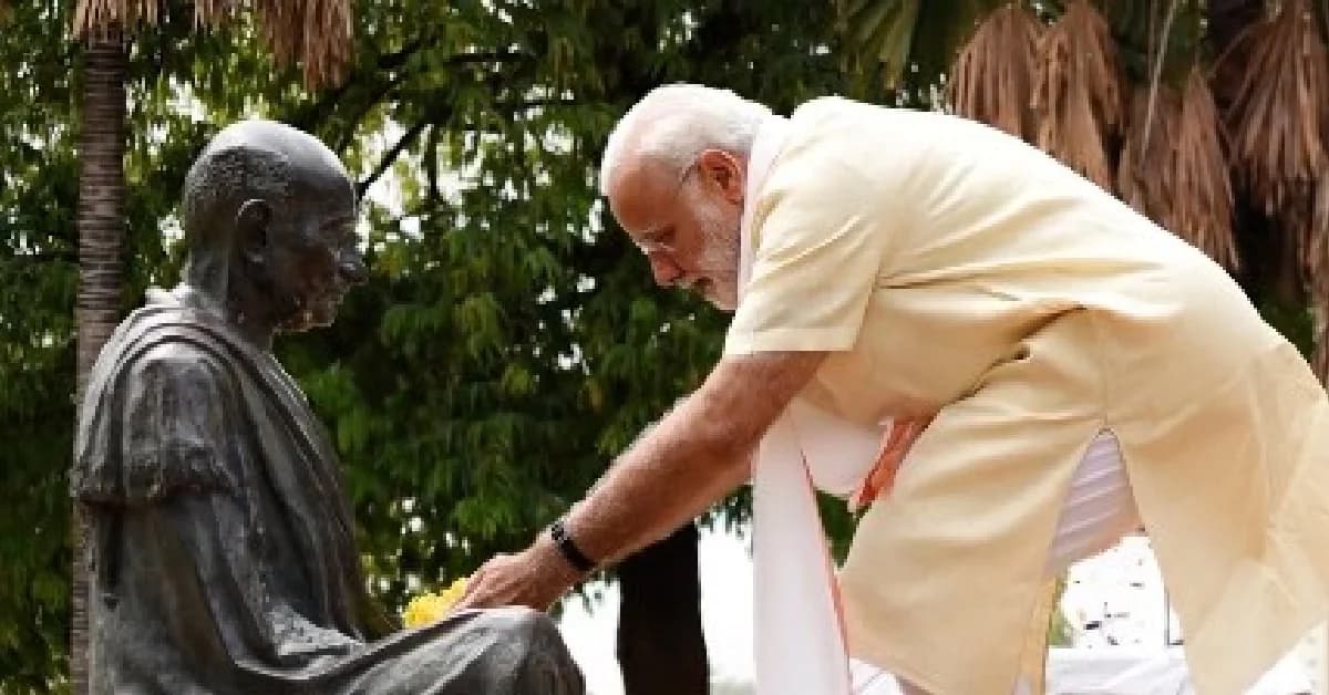 PM Modi, CM Yogi Adityanath Pay Tribute to Mahatma Gandhi on International Day of Non-Violence