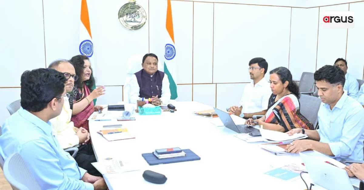 Odisha CM Reviews Health, Nutrition and Education Under PRAYASS Initiative
