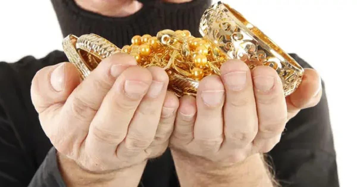Festive Store Launch Turns into Gold Theft Conspiracy