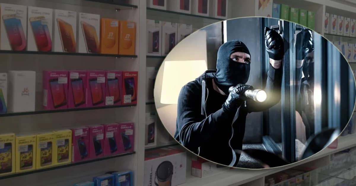 Bhubaneswar Mobile Showroom Hit by ₹20 Lakh Heist