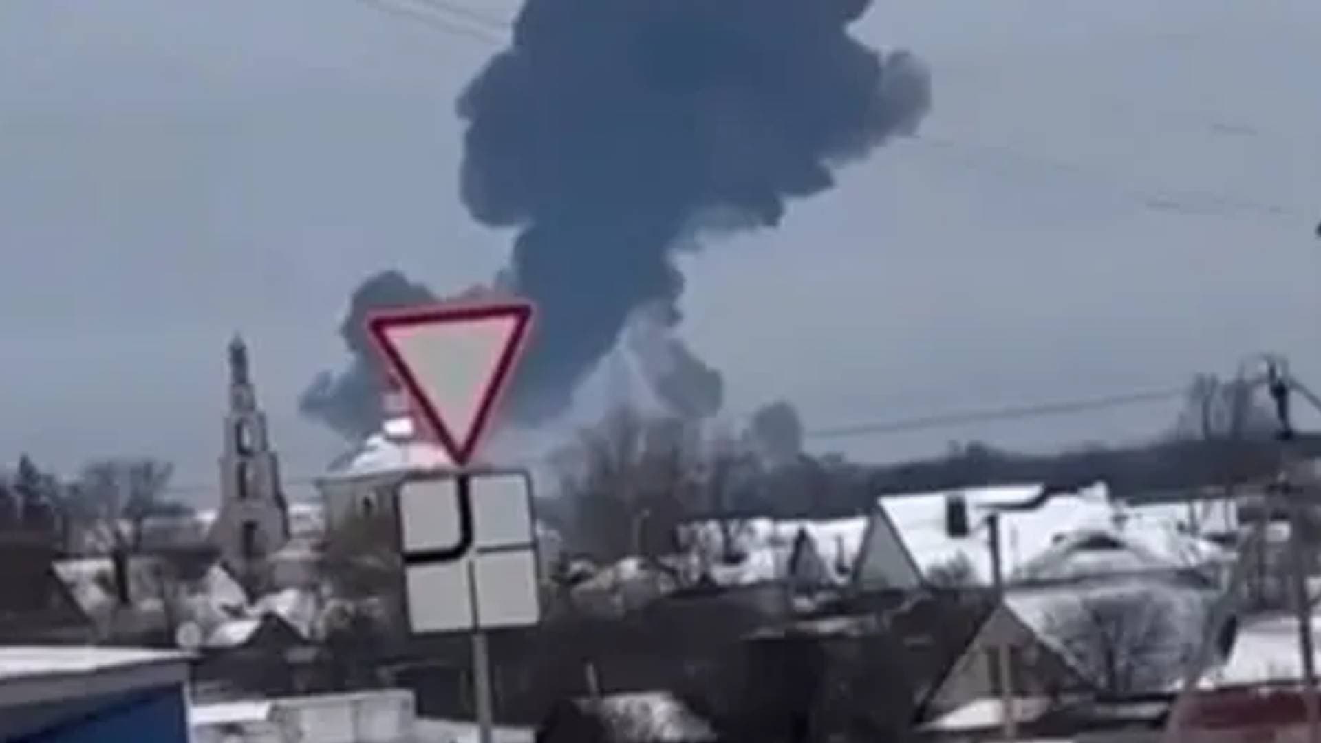 Russian Plane Carrying Ukranian PoWs Crashes