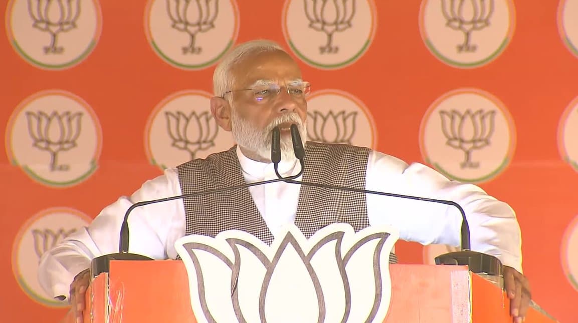 "Pakistan Is Roaming With Begging Bowl, Enemies Tremble Due To Our 'Dhaakad' Govt": PM Modi