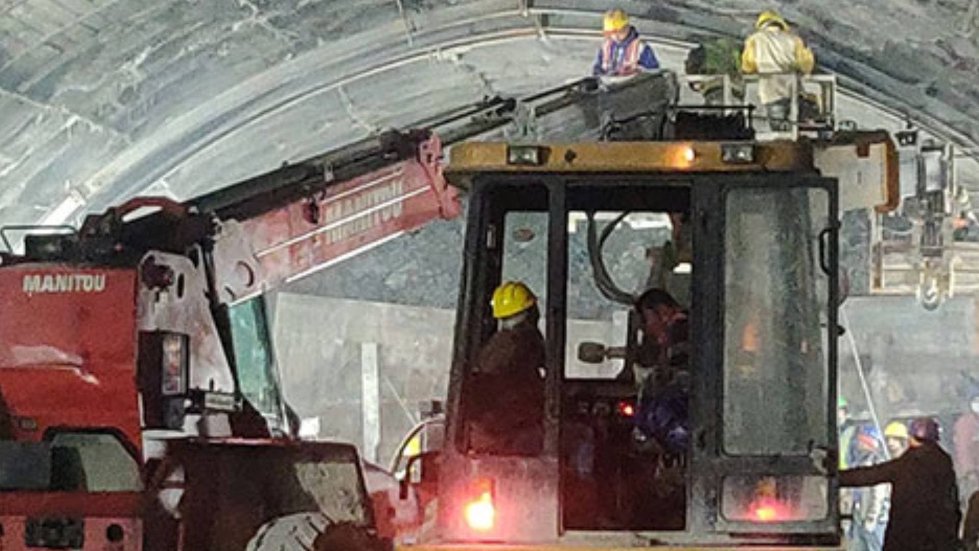 Uttarkashi: Protection Umbrella Being Laid Inside Silkyara Tunnel For Rescue Team