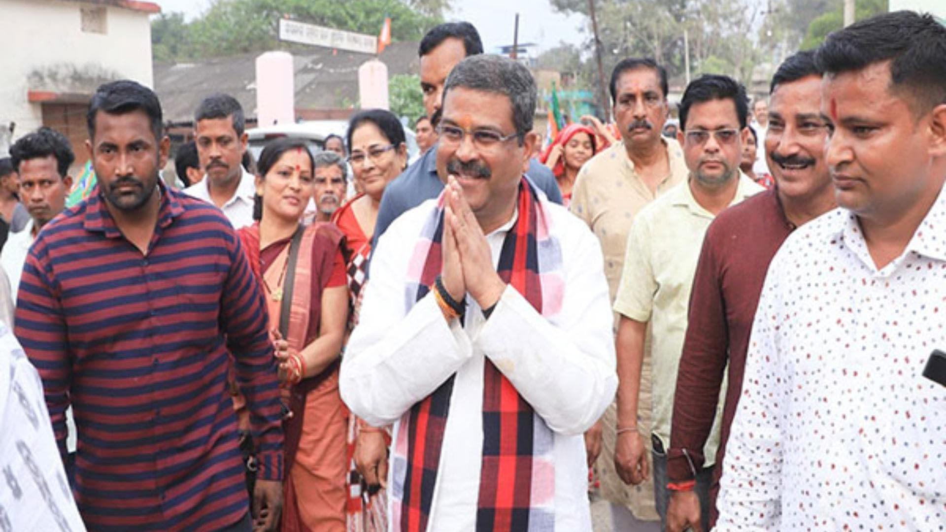 Union Minister Dharmendra Pradhan Participates In 'Labharthi Sampark Abhiyan' In Sambalpur