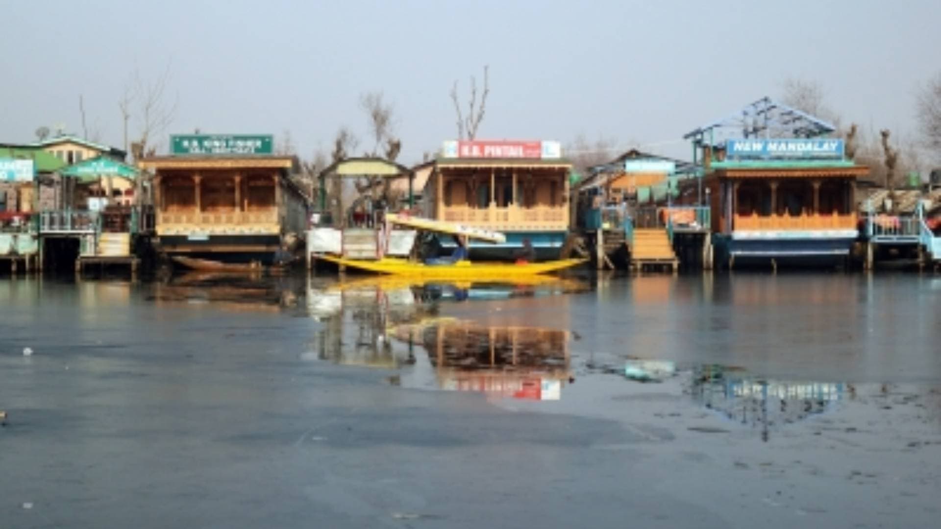 Night Temperature Improves As Dry Cold & Dense Fog Continue In J&K