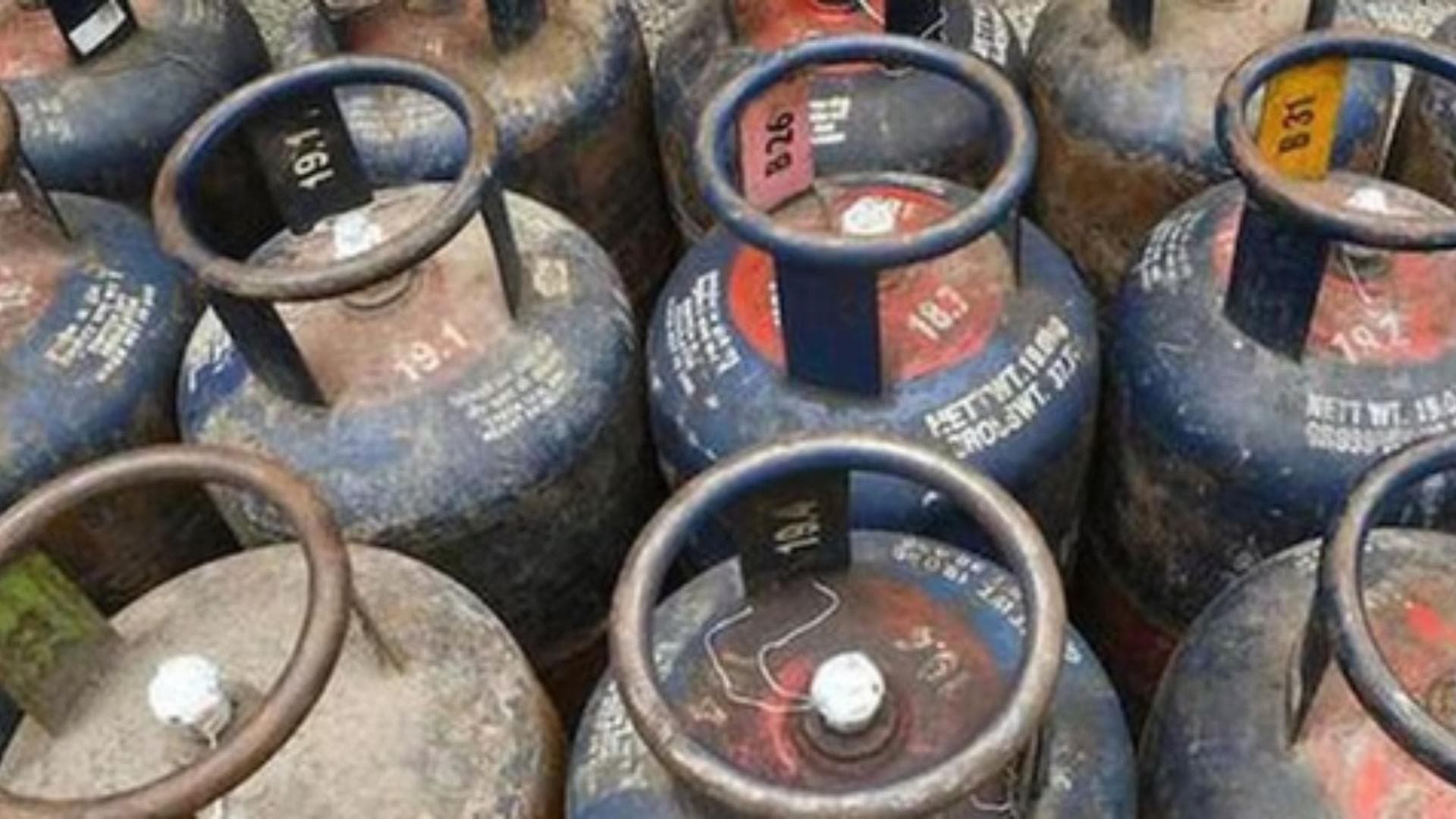Commercial LPG gas cylinder gets cheaper by Rs 69.50 in Delhi