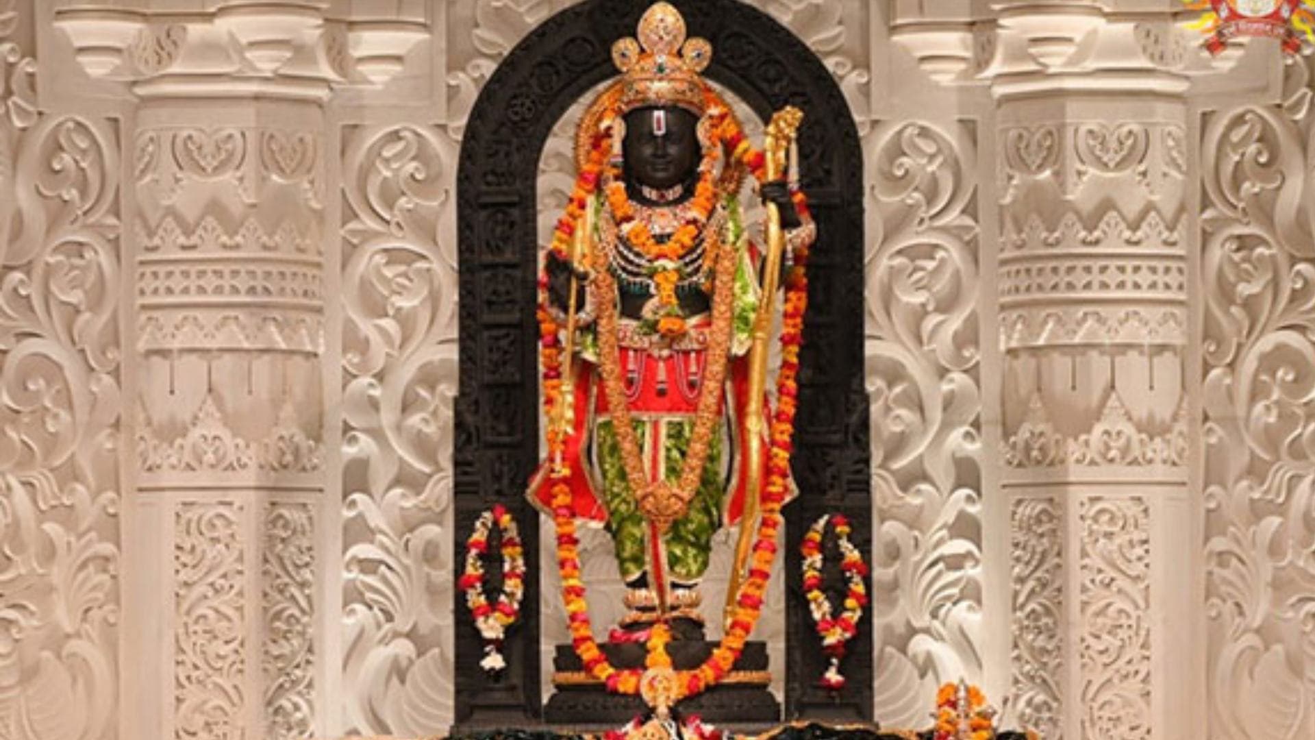 Monkey Enters Into Sanctum Sanctorum Of Ram Lalla, Devotees' Compare With Lord Hanuman