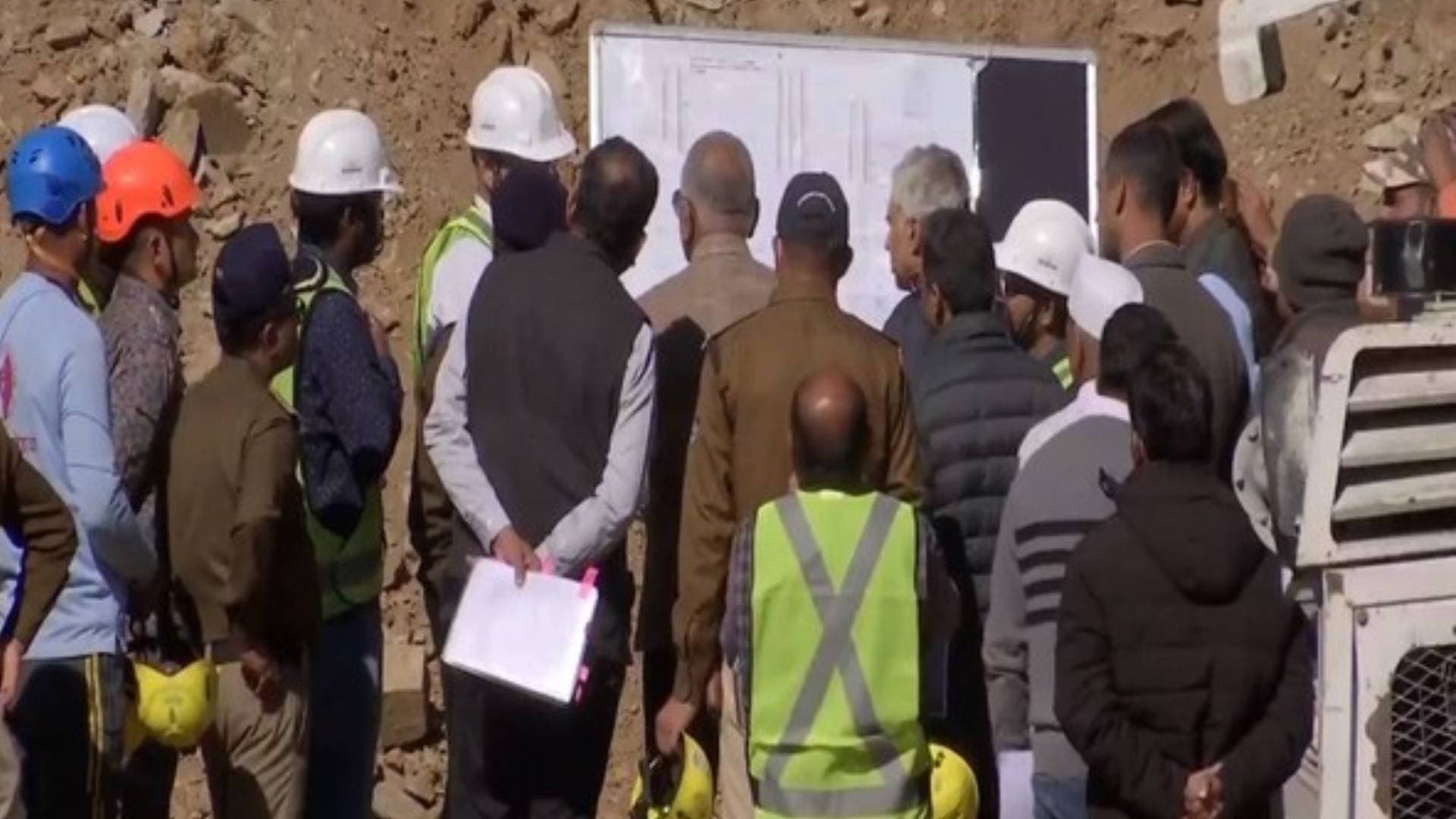 12-14 Hours To Reach Trapped Workers Says Former PMO Advisor Bhakar Kulbe