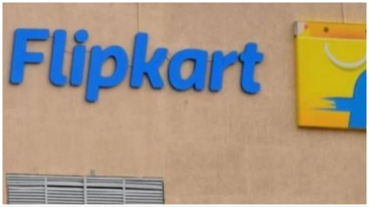 Indians spent big on festive season sales, UPI transaction up 40% in Oct: Report