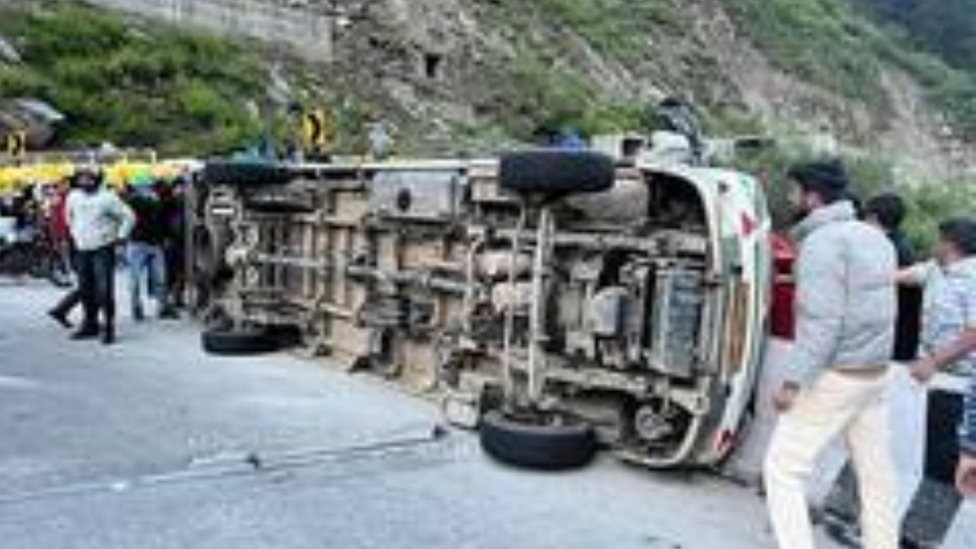 Himachal Pradesh: 1 dead, 18 injured after tourist vehicle overturns near Atal Tunnel
