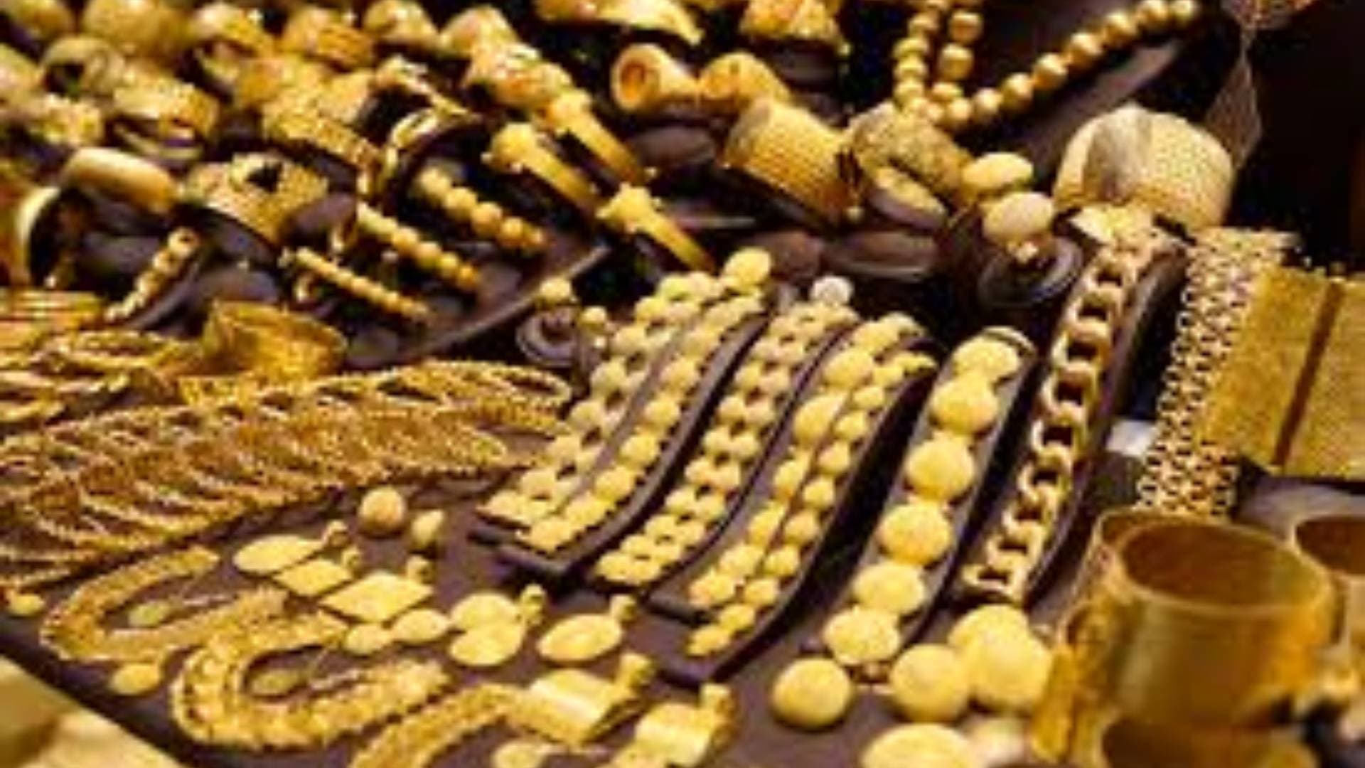 Gold Prices See A Fall Of Rs 100
