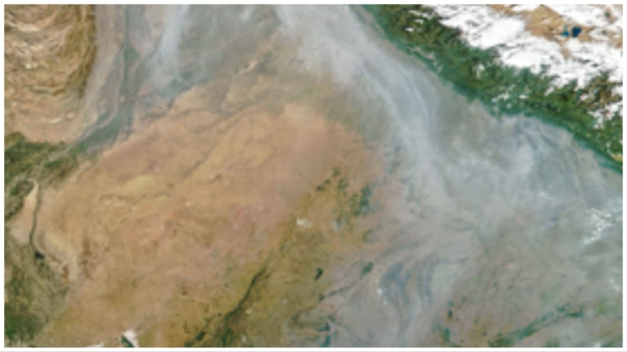 NASA satellite images reveal expanding toxic smoke over northern India