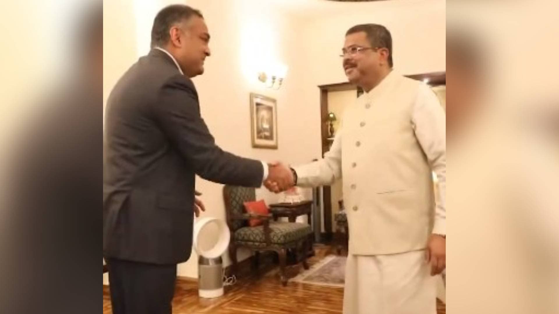 Pradhan Meets YouTube Global CEO, Discusses On "Leveraging Technology For Quality Education"