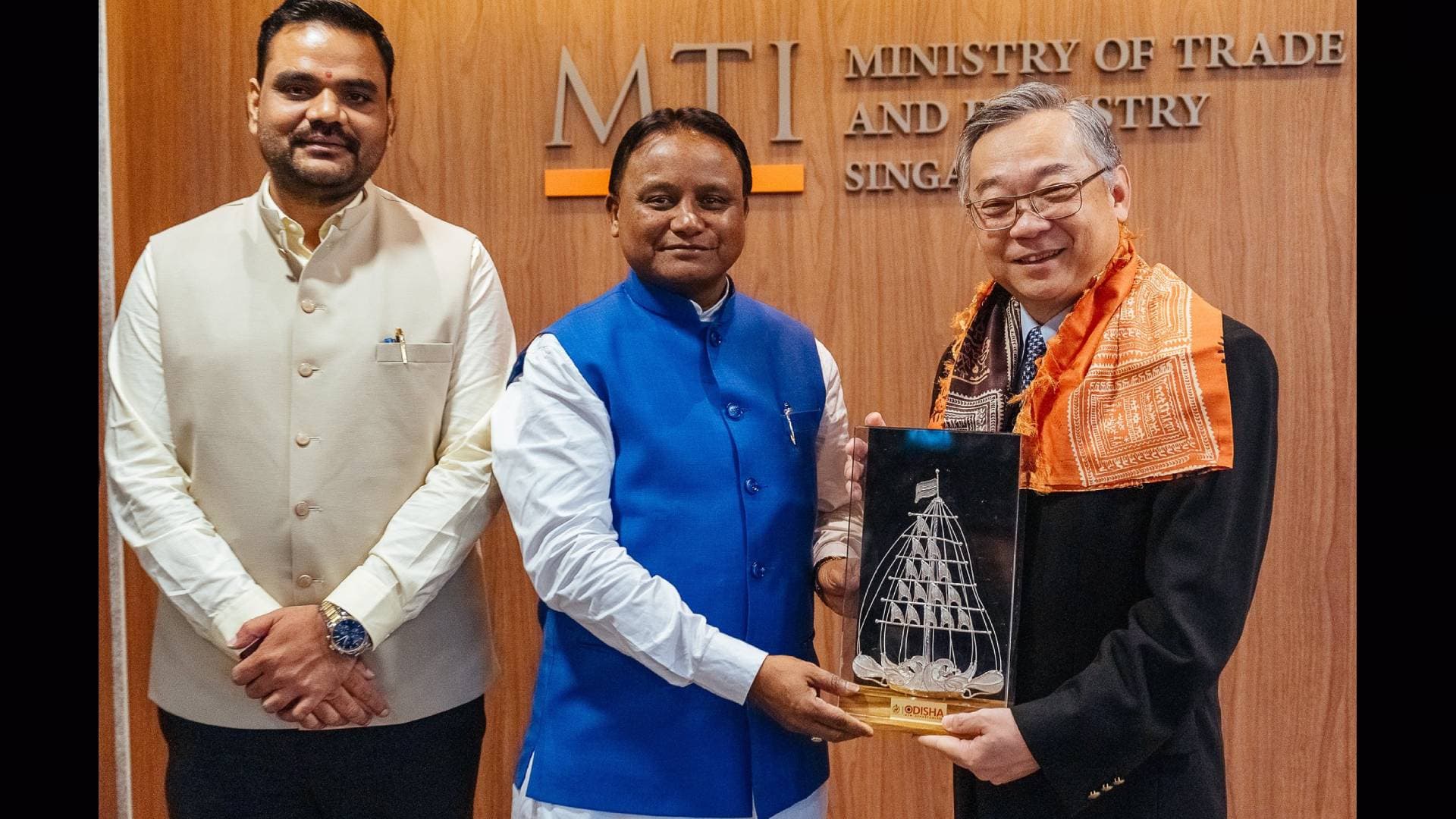CM Mohan Majhi Invites Singapore Deputy PM To Utkarsh Odisha