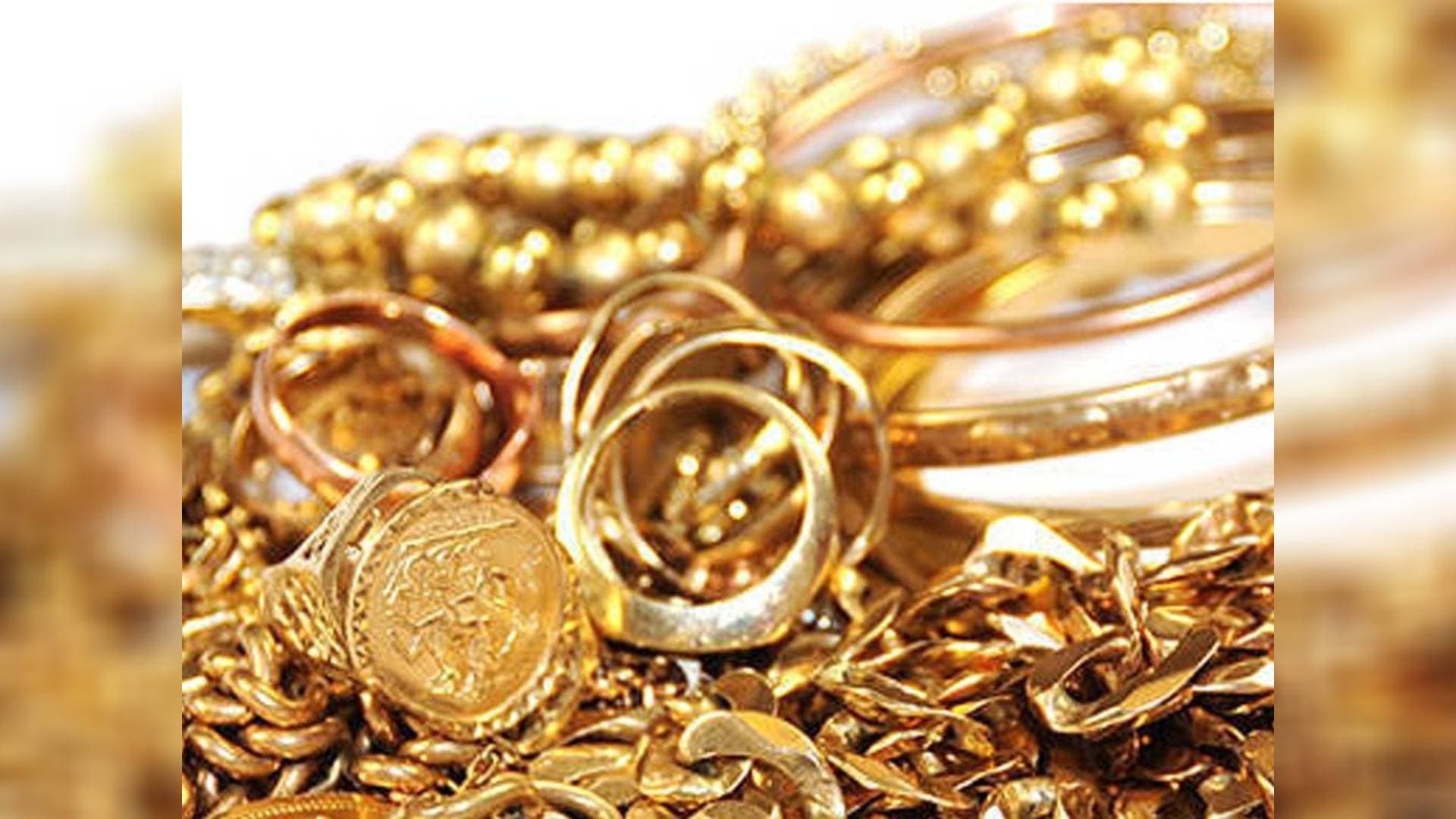 Gold Prices See a Fall By Rs 100 In Last 24 Hours