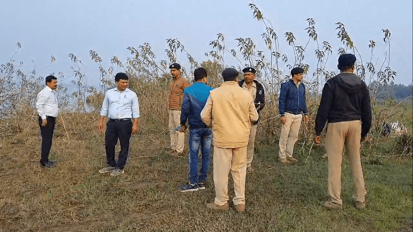 ନଦୀରେ ବୁଡି ହାତୀ ଛୁଆ ମୃତ୍ୟୁ, ୩୪ ଟିକିଆ ହାତୀପଲରେ ଥିଲା ମୃତ ହାତୀ ଛୁଆ